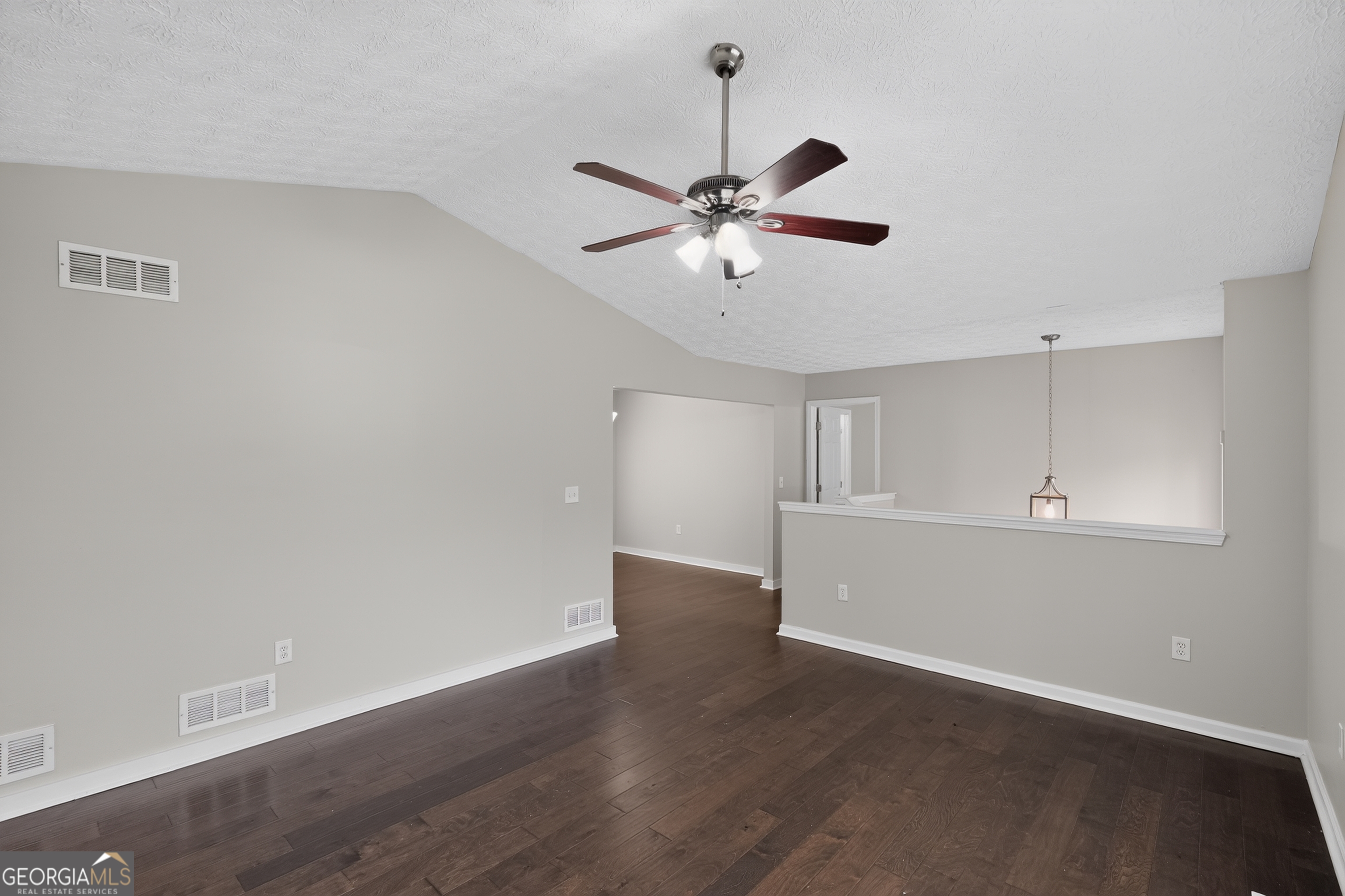 5303 Greenway Drive Property Photo 10