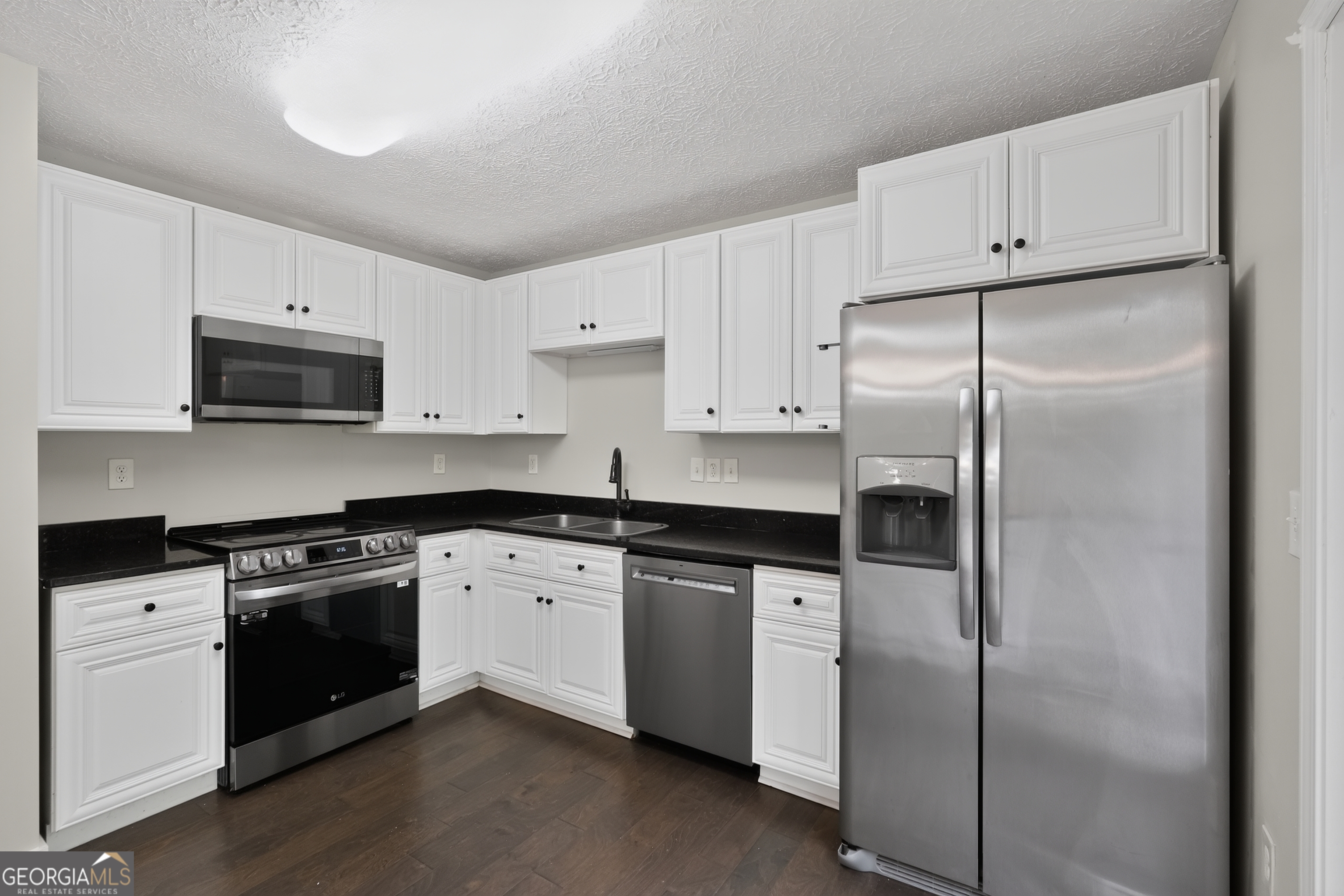 5303 Greenway Drive Property Photo 12