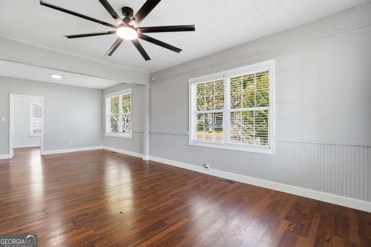 505 E 3rd Street Ne Property Photo 6