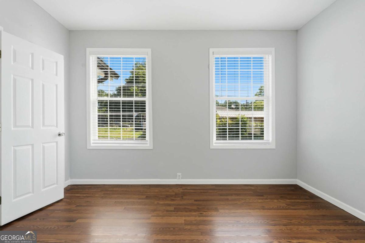 505 E 3rd Street Ne Property Photo 11
