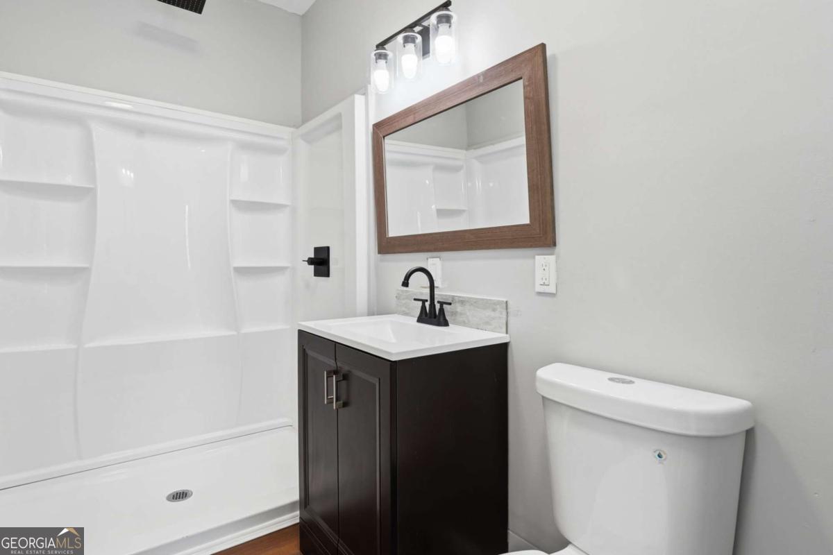505 E 3rd Street Ne Property Photo 15