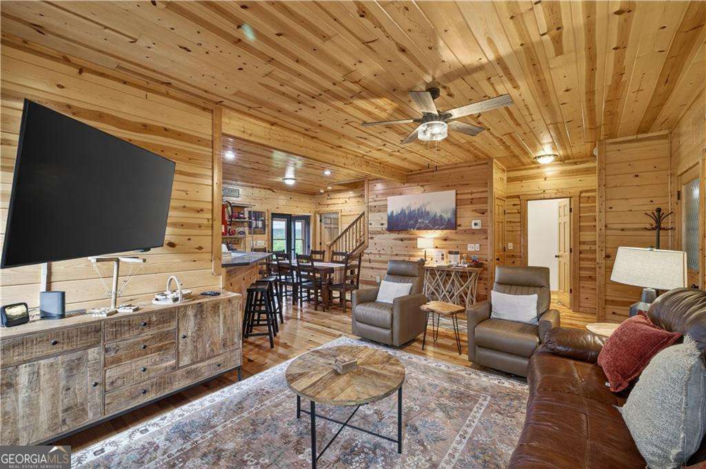 170 Wildwood Court Property Photo 7