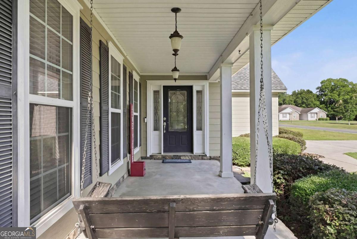 112 Manor Drive Property Photo 9