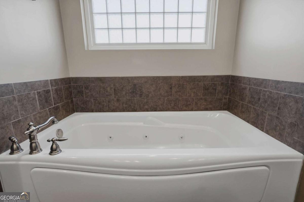112 Manor Drive Property Photo 29