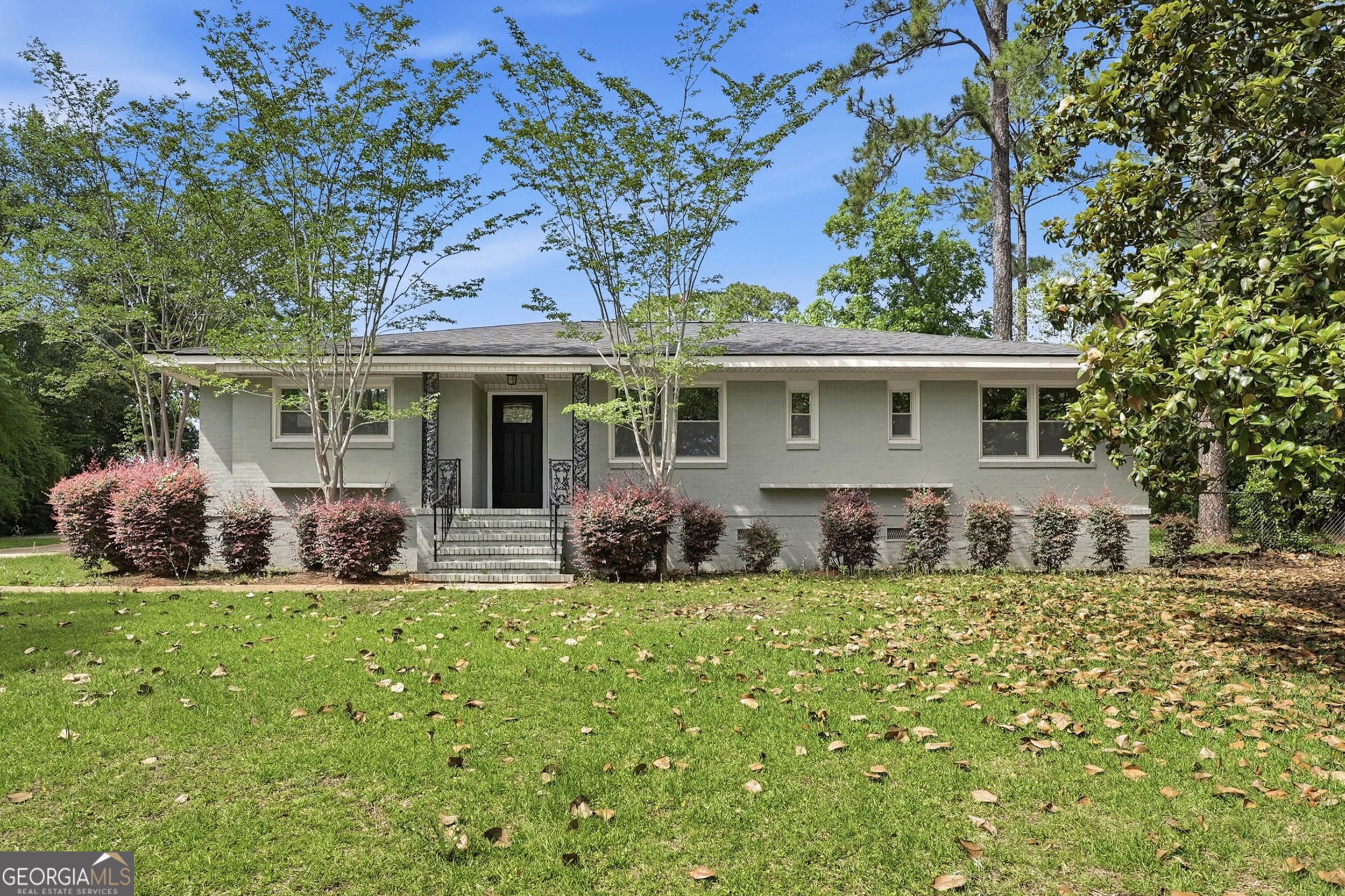 1009 Summit Drive Property Photo 1