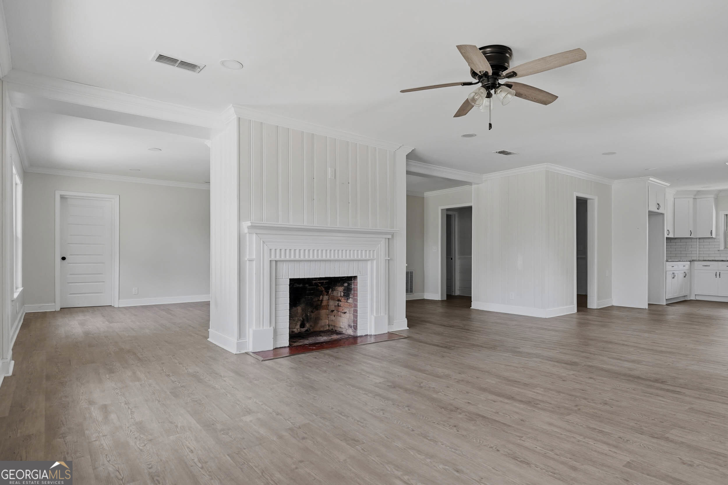 1009 Summit Drive Property Photo 4