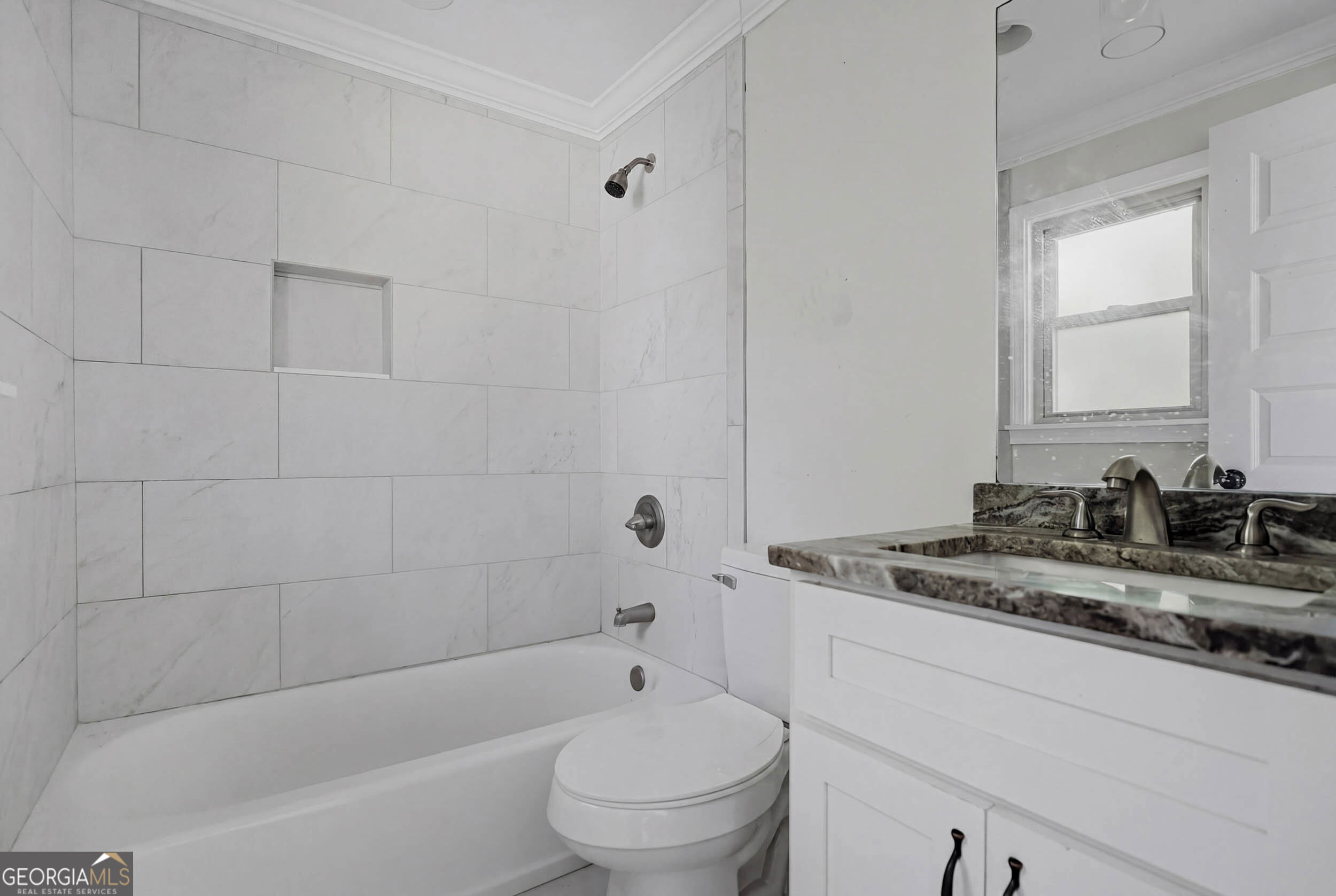 1009 Summit Drive Property Photo 12