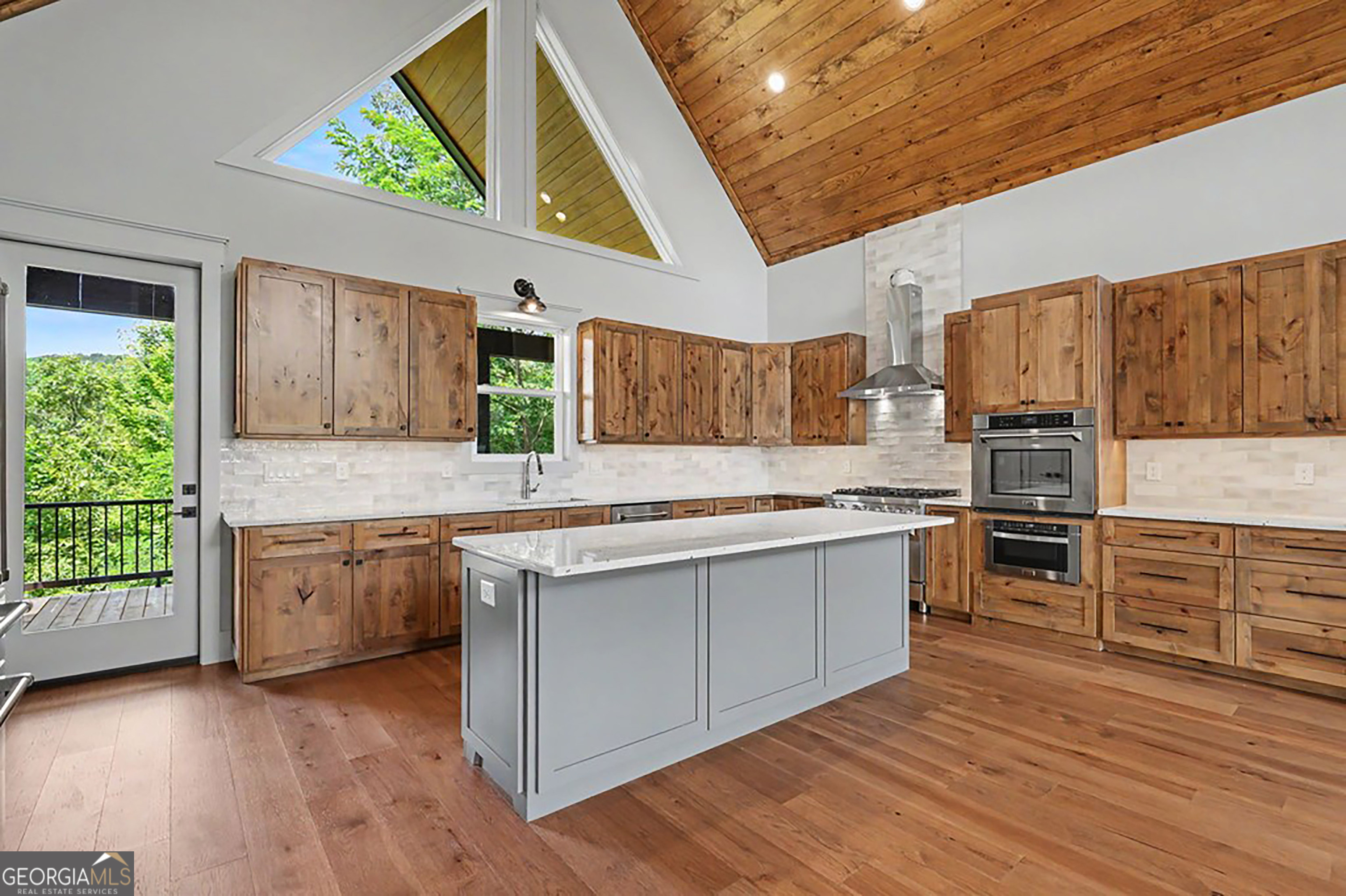 383 Rustic Barn Trail Property Photo 6