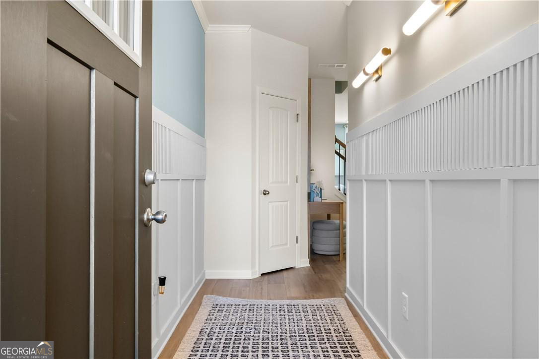 239 Abbotts Crossing Circle Property Photo 4