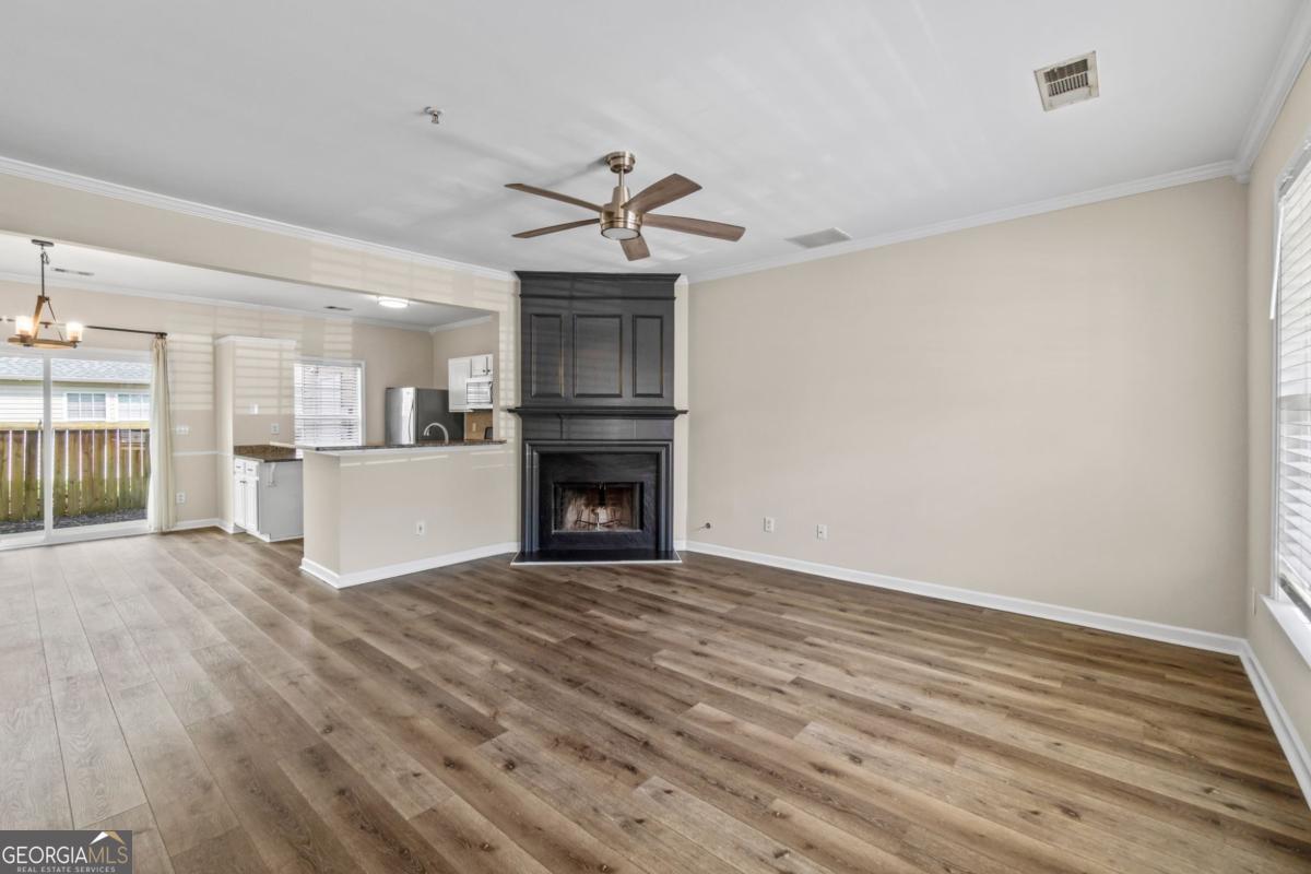2215 Kilmington Square Property Photo 2