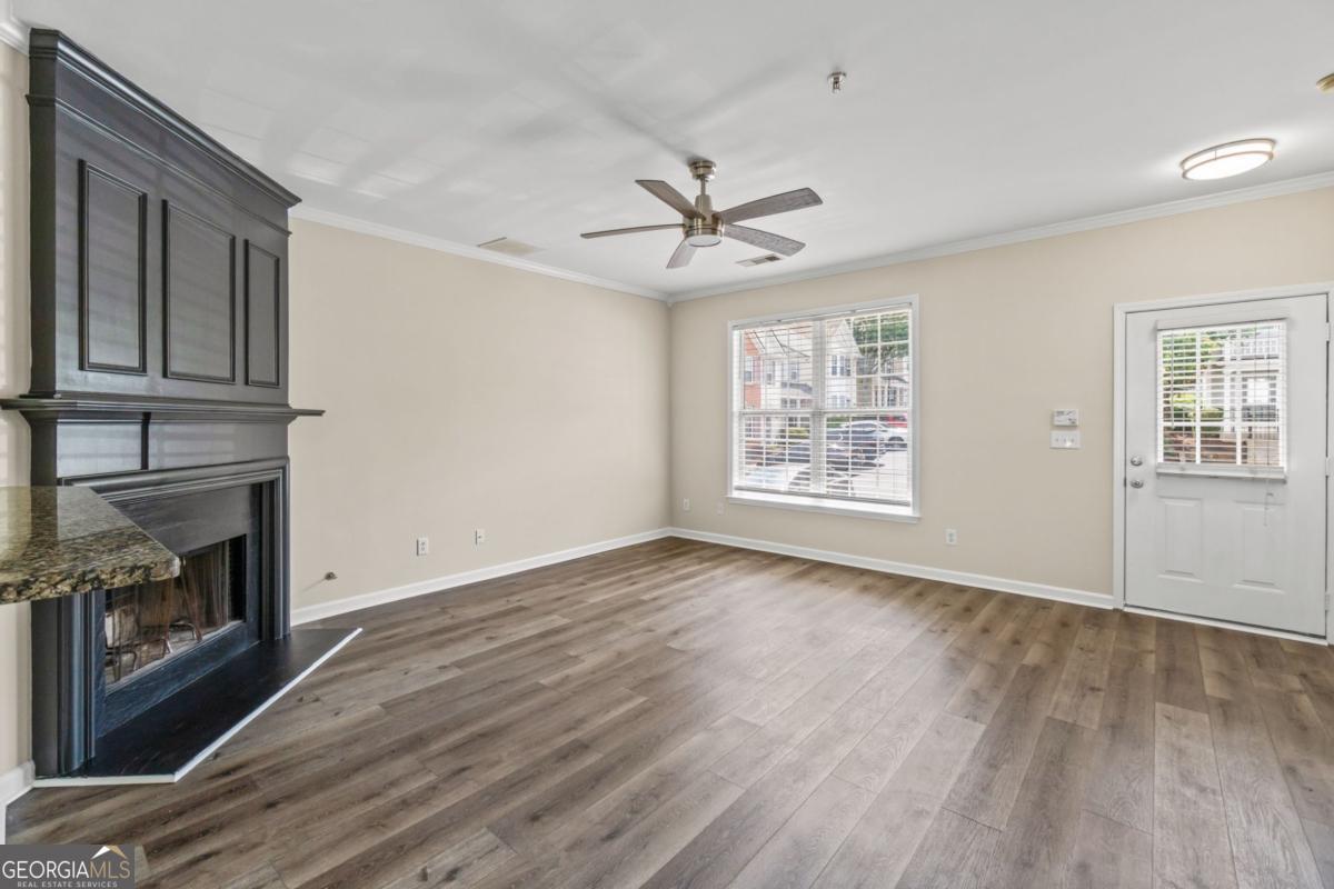 2215 Kilmington Square Property Photo 4