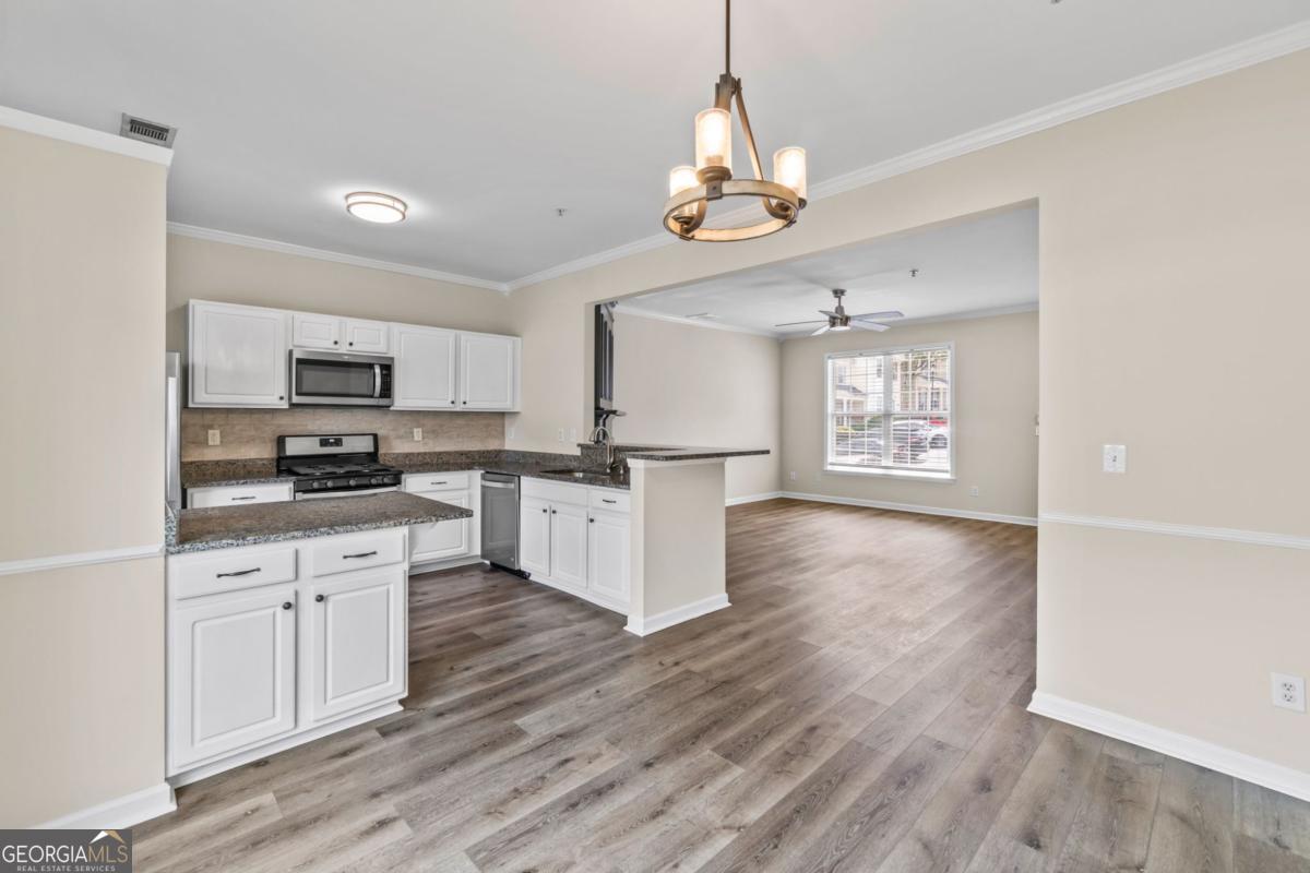 2215 Kilmington Square Property Photo 8