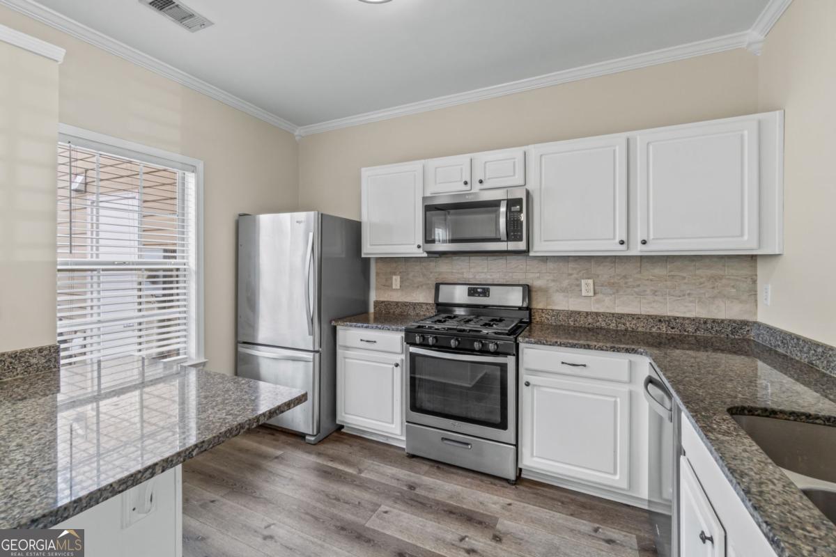 2215 Kilmington Square Property Photo 10