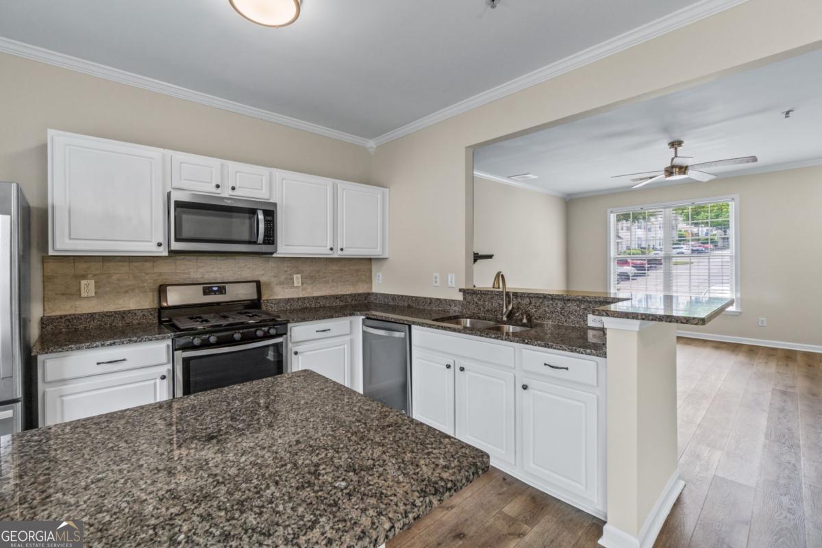 2215 Kilmington Square Property Photo 11