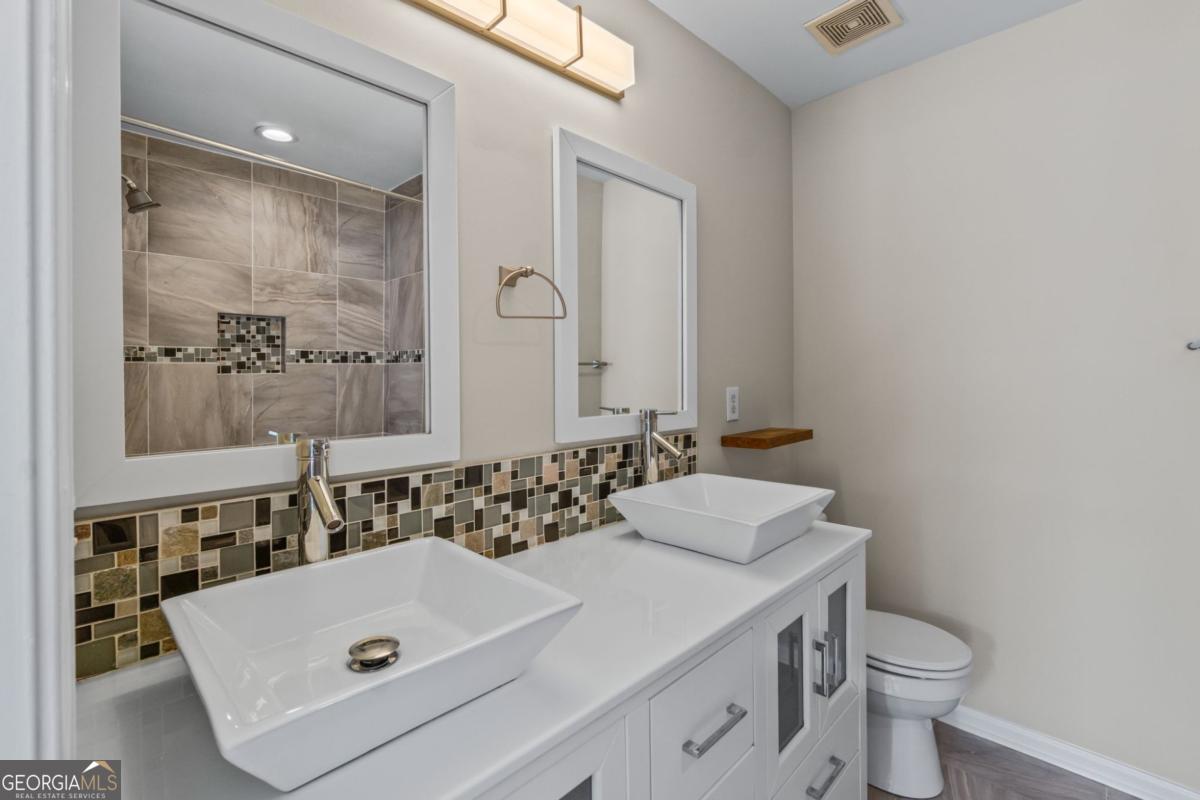 2215 Kilmington Square Property Photo 19