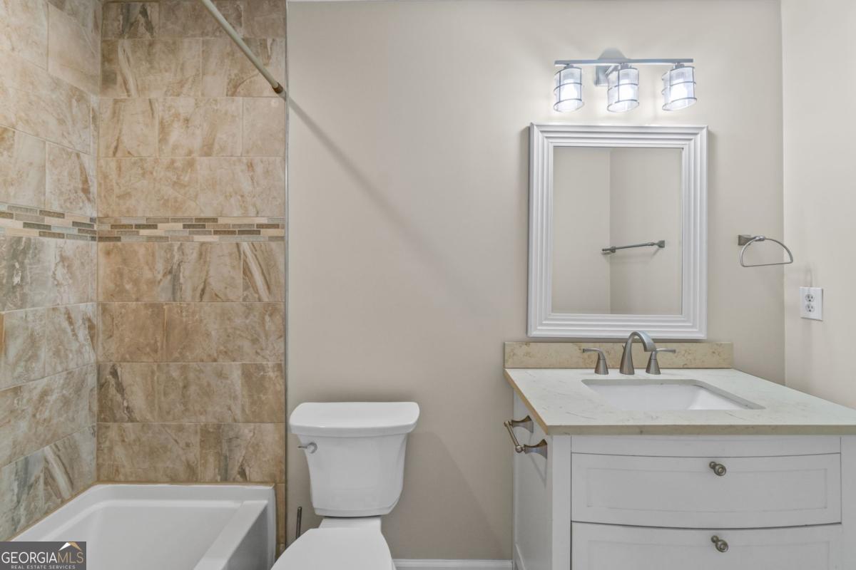 2215 Kilmington Square Property Photo 23