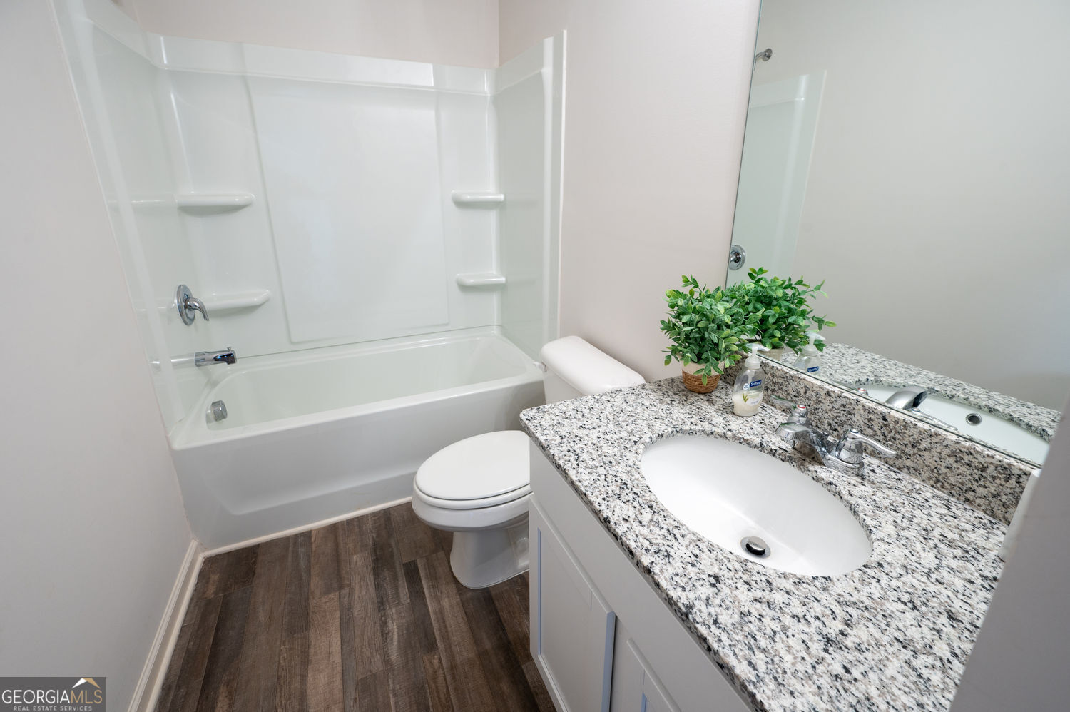 196 Kinsale Drive Property Photo 11