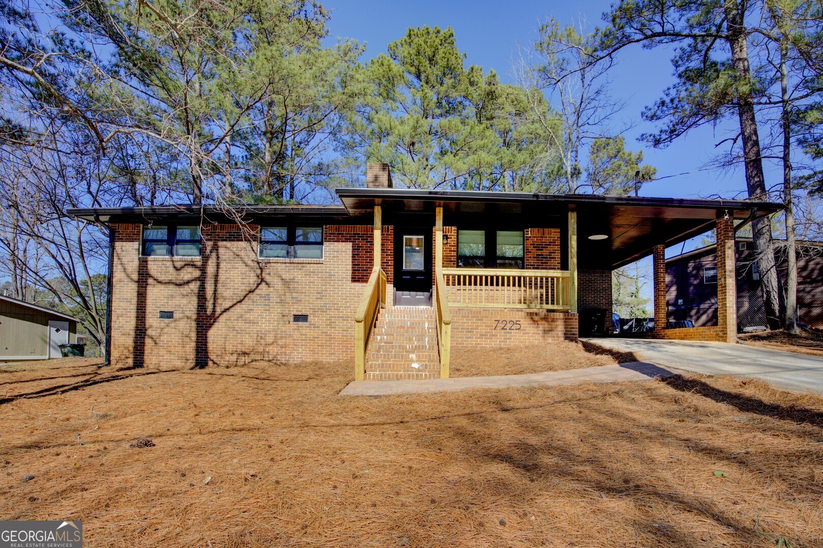 7225 Pineneedle Drive Property Photo 1