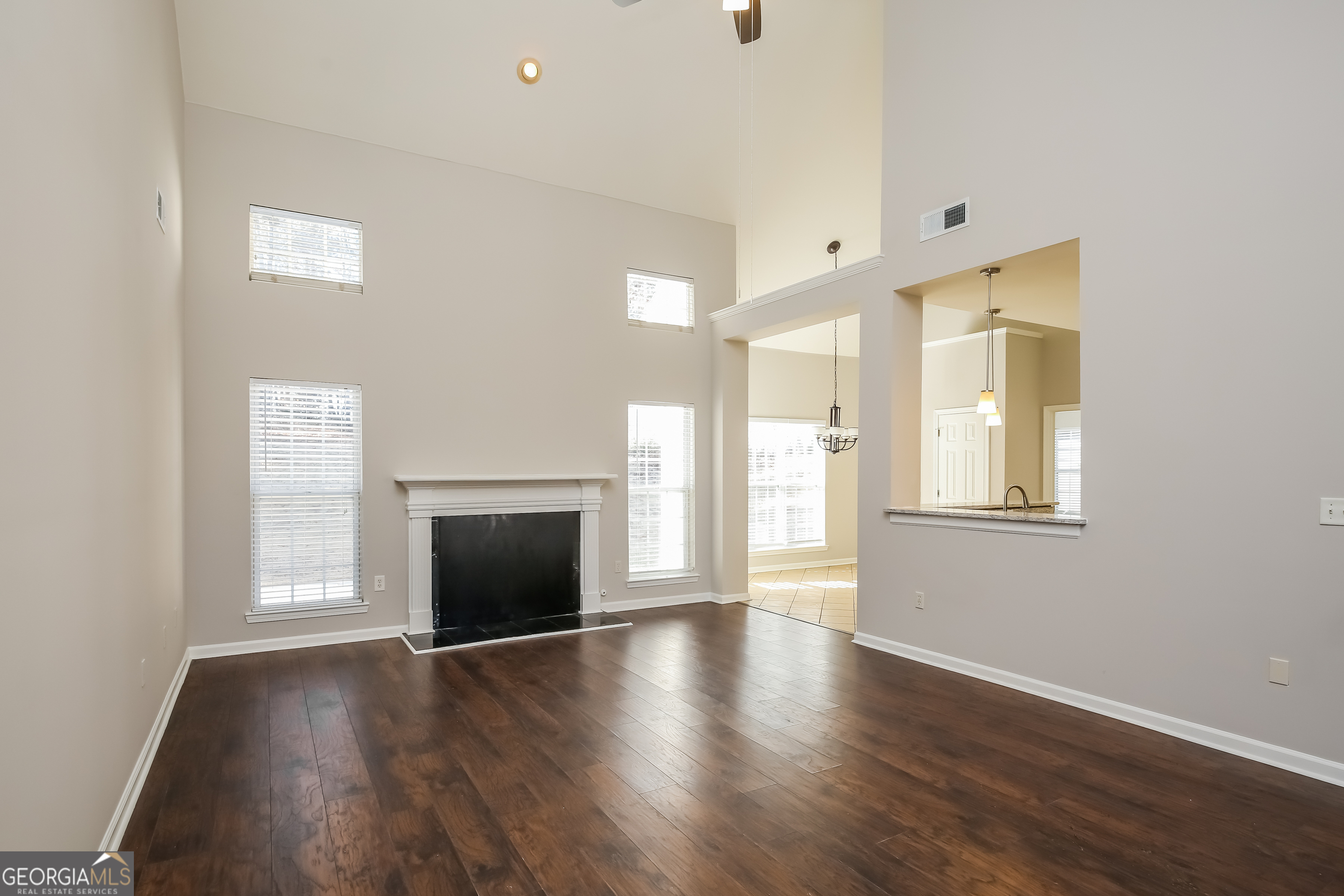 1870 Dartford Way Property Photo 4
