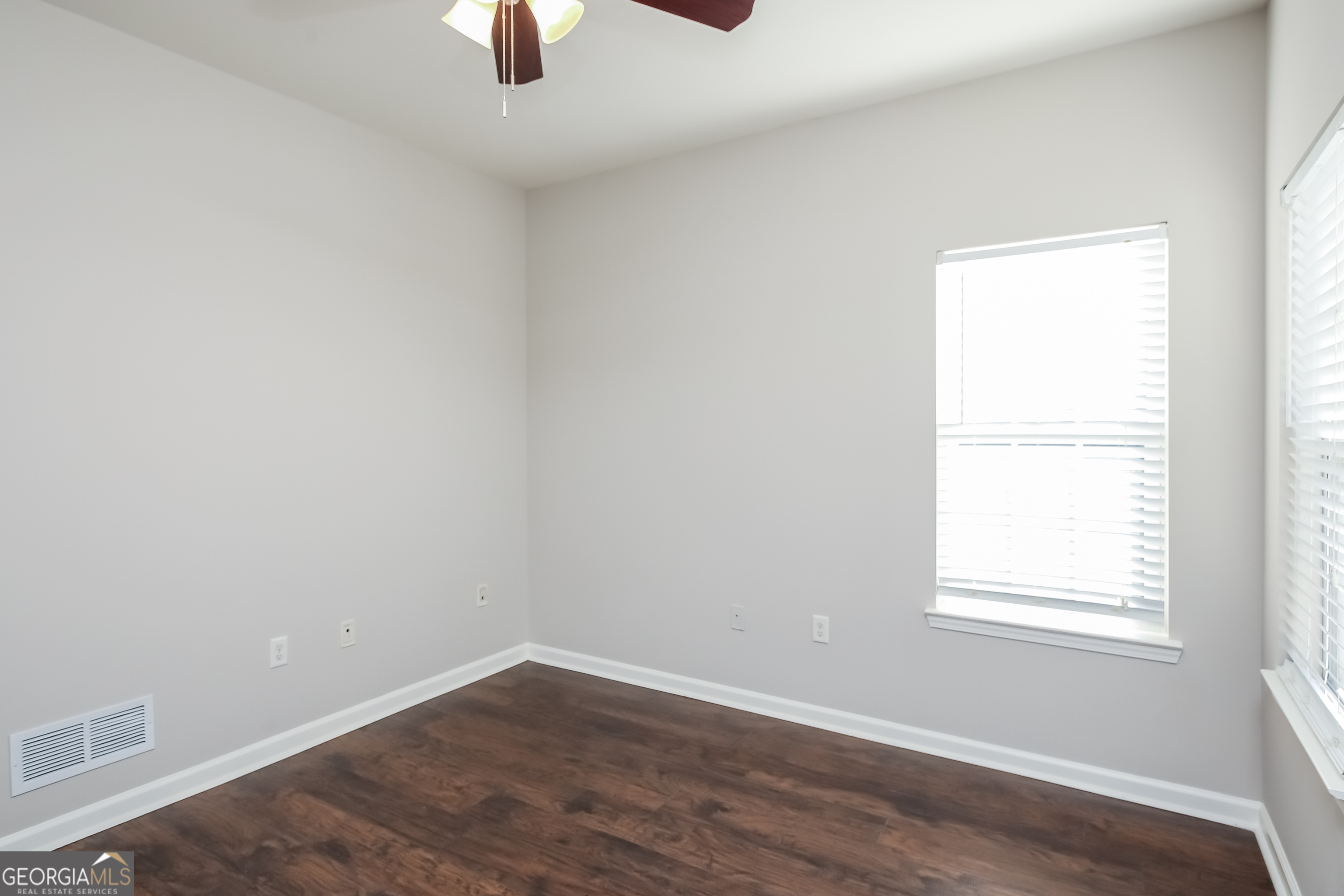 1870 Dartford Way Property Photo 13