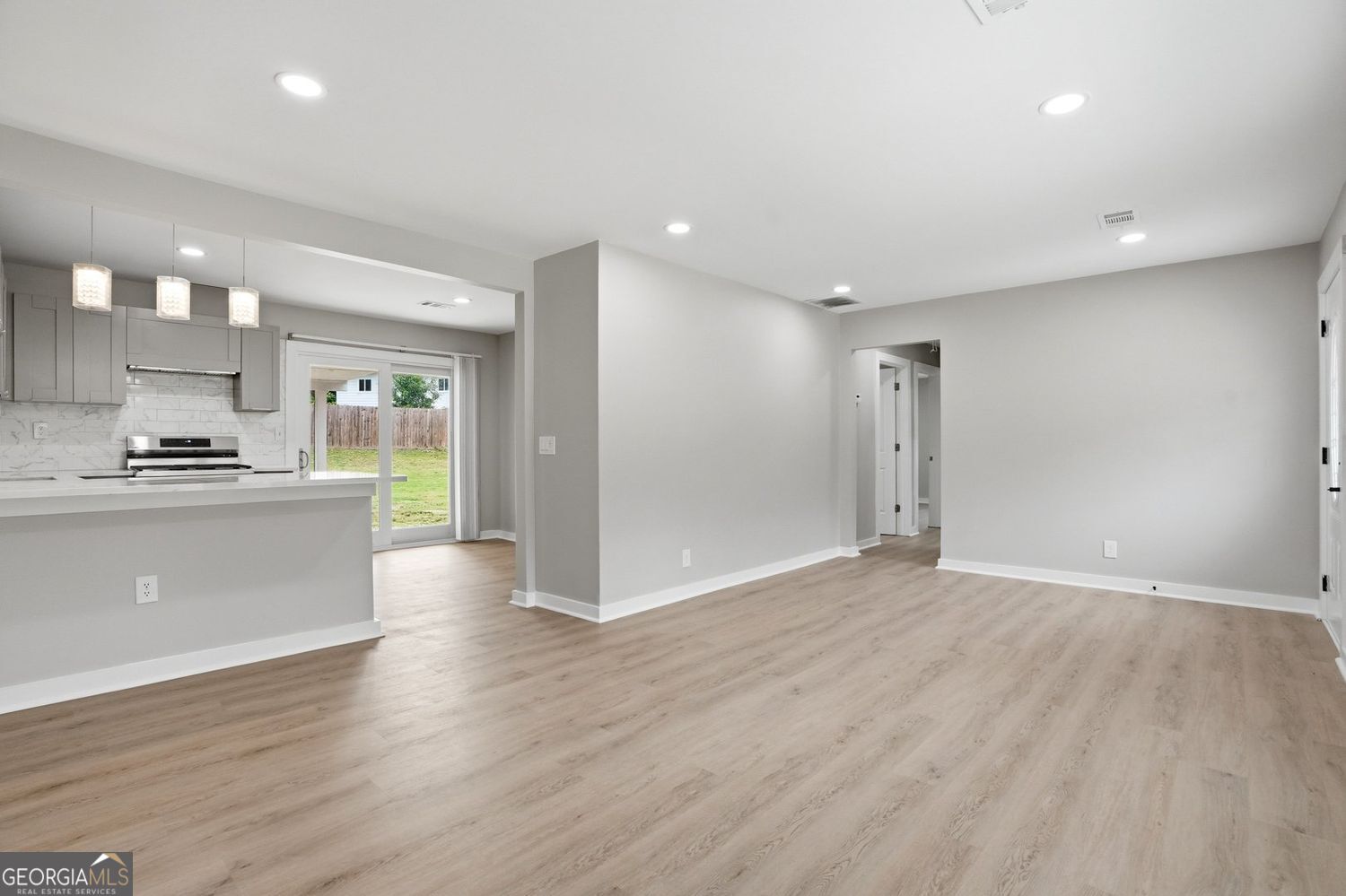 3177 Woodlynne Way Property Photo 5