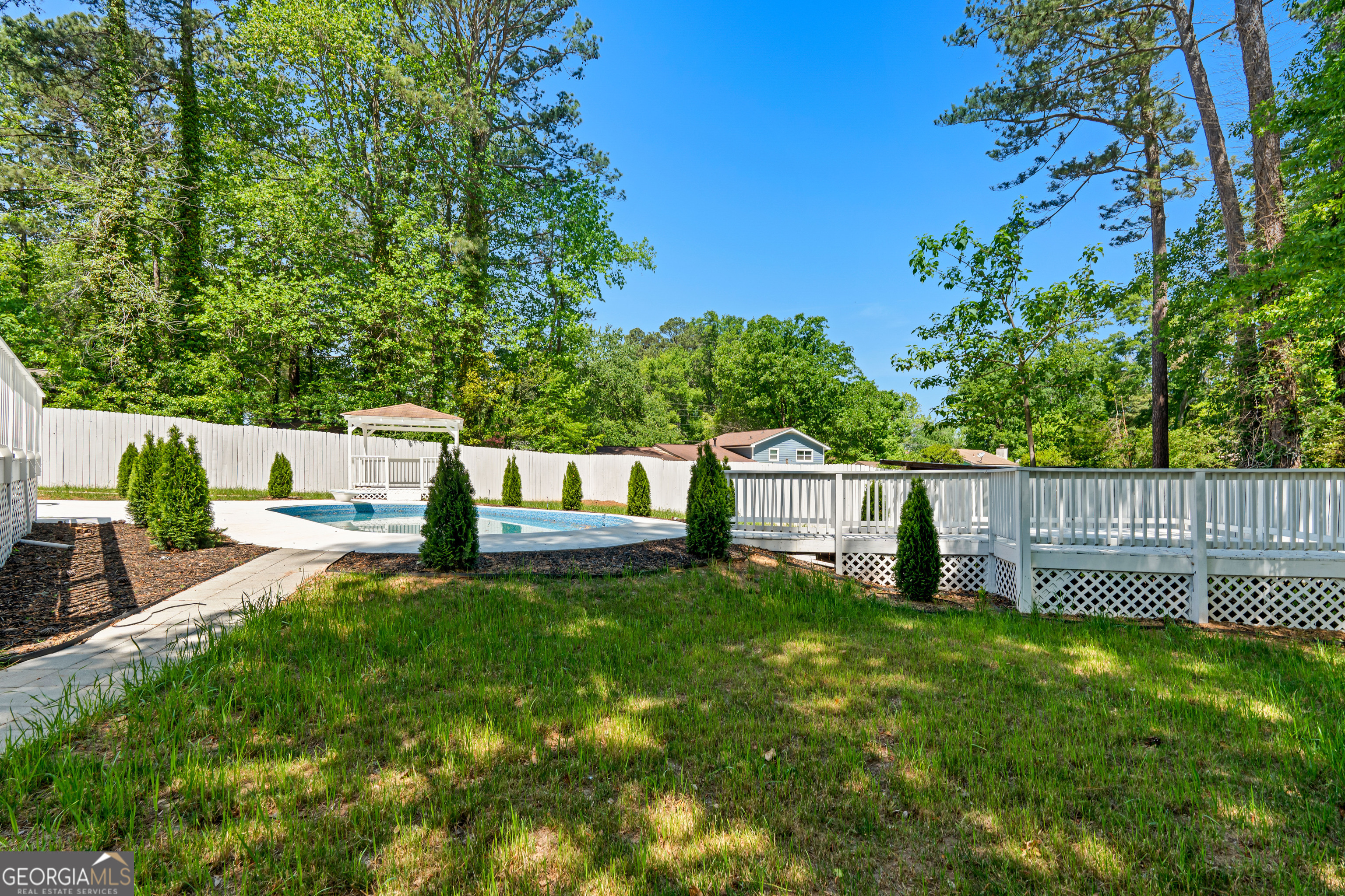 317 Lucan Way Property Photo 54