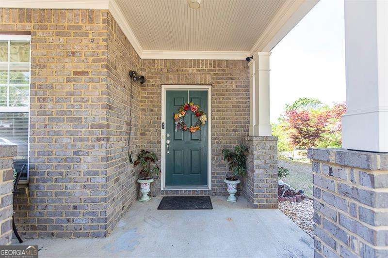 300 Hampton Place Property Photo 3