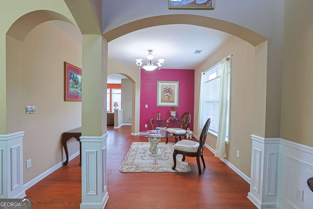 300 Hampton Place Property Photo 4