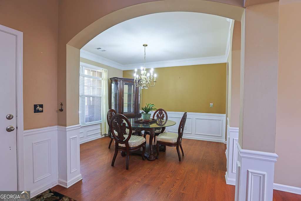 300 Hampton Place Property Photo 6