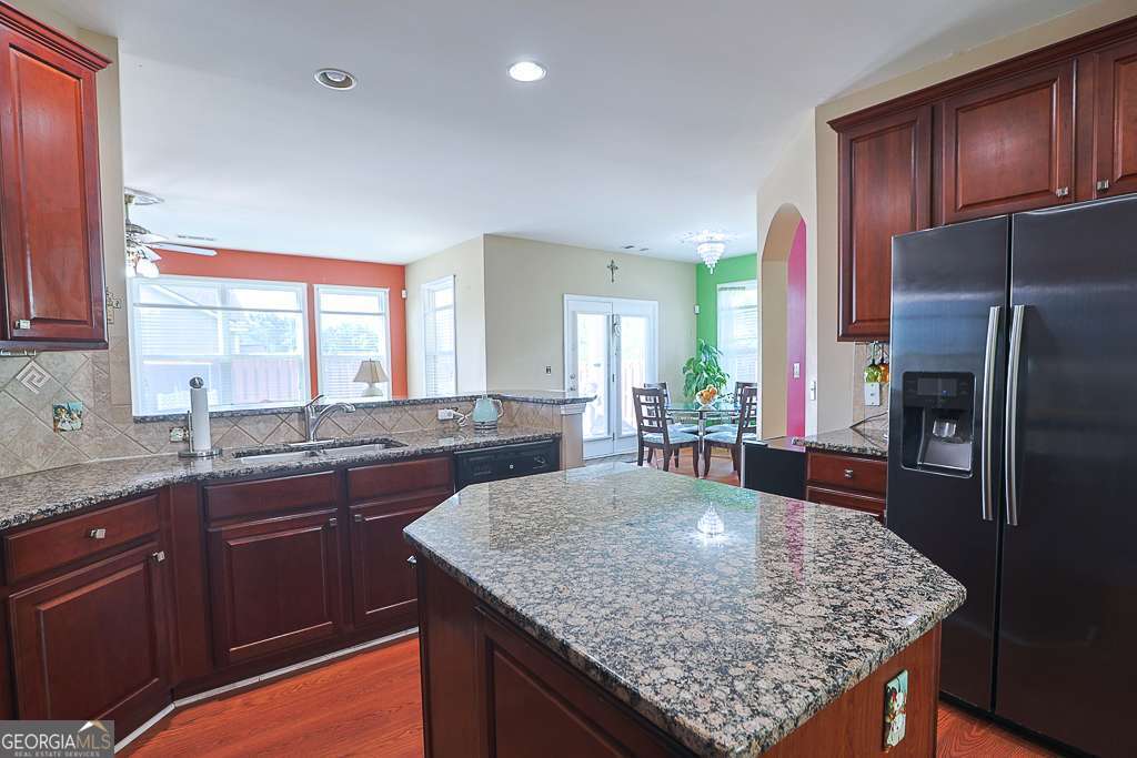 300 Hampton Place Property Photo 15