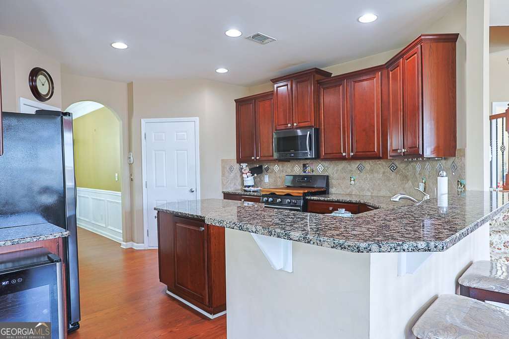 300 Hampton Place Property Photo 18
