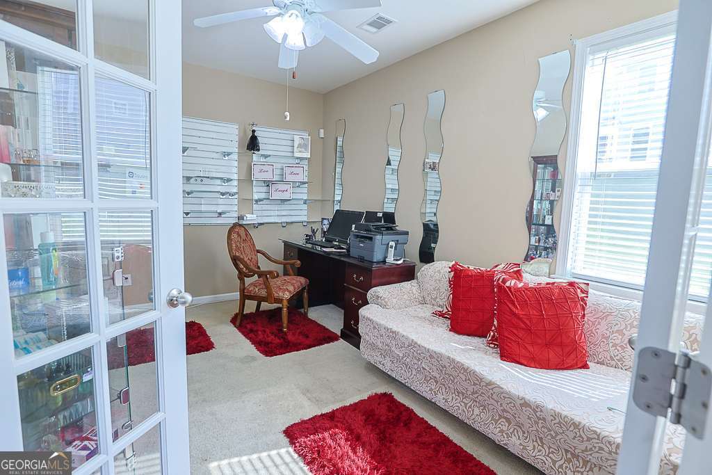 300 Hampton Place Property Photo 32
