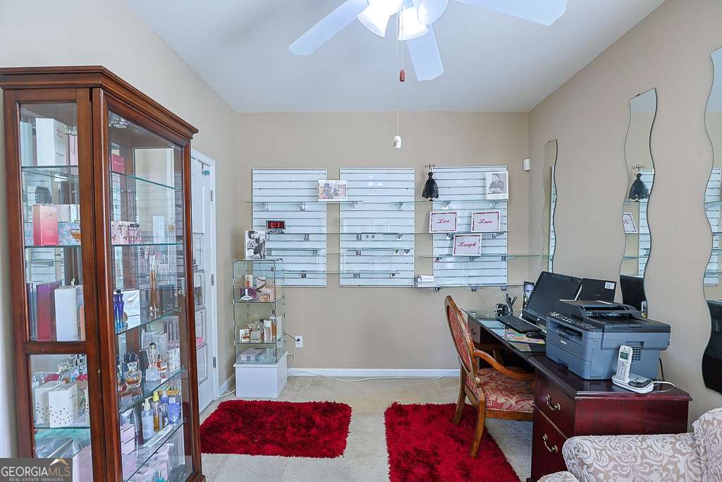 300 Hampton Place Property Photo 33