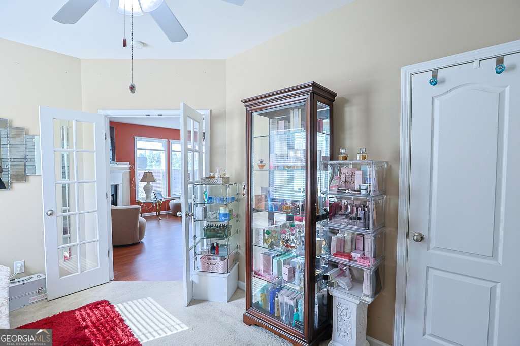 300 Hampton Place Property Photo 34