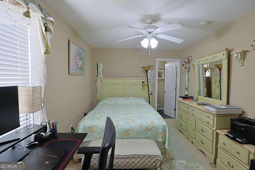 300 Hampton Place Property Photo 35