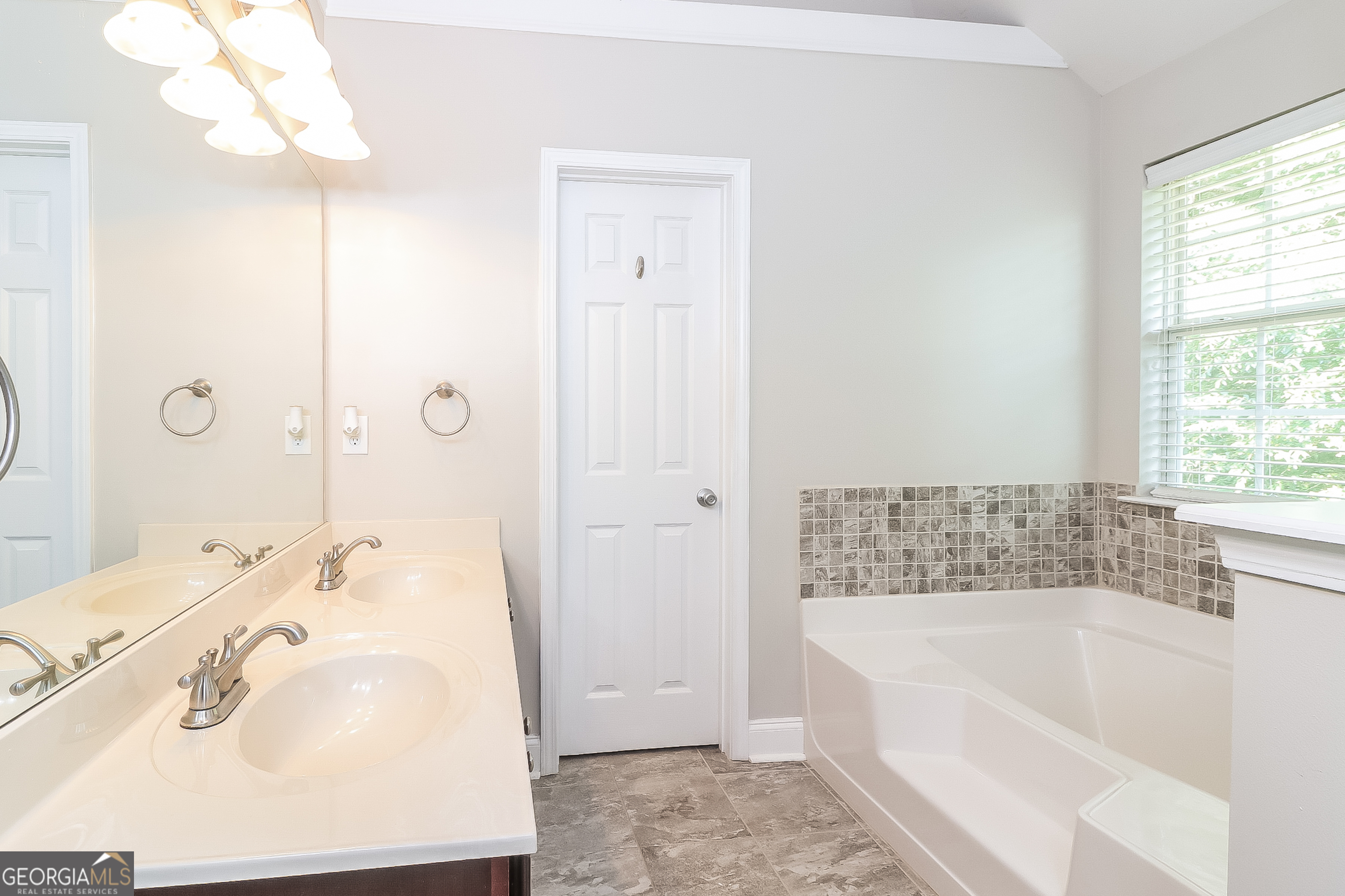 172 Fred Bishop Drive Property Photo 18