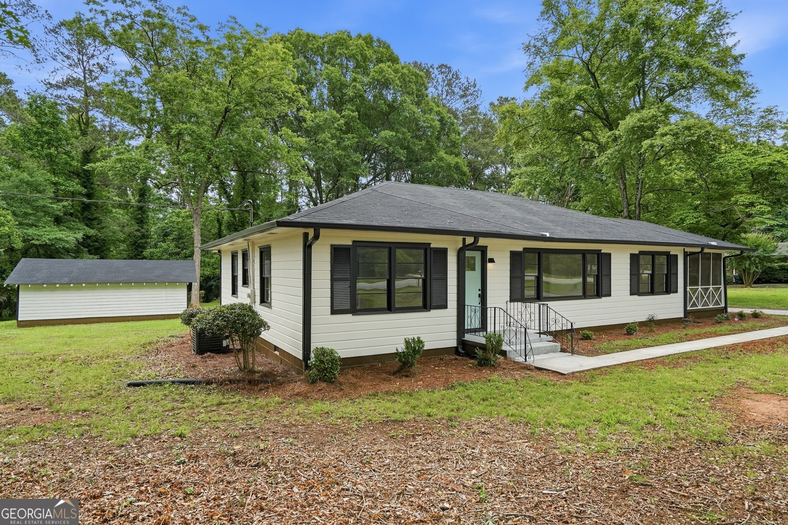 404 Highway 155 Property Photo 2