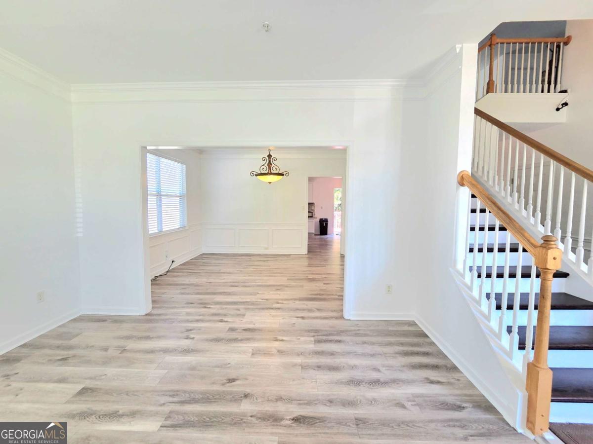 1140 Foxcroft Drive Property Photo 3