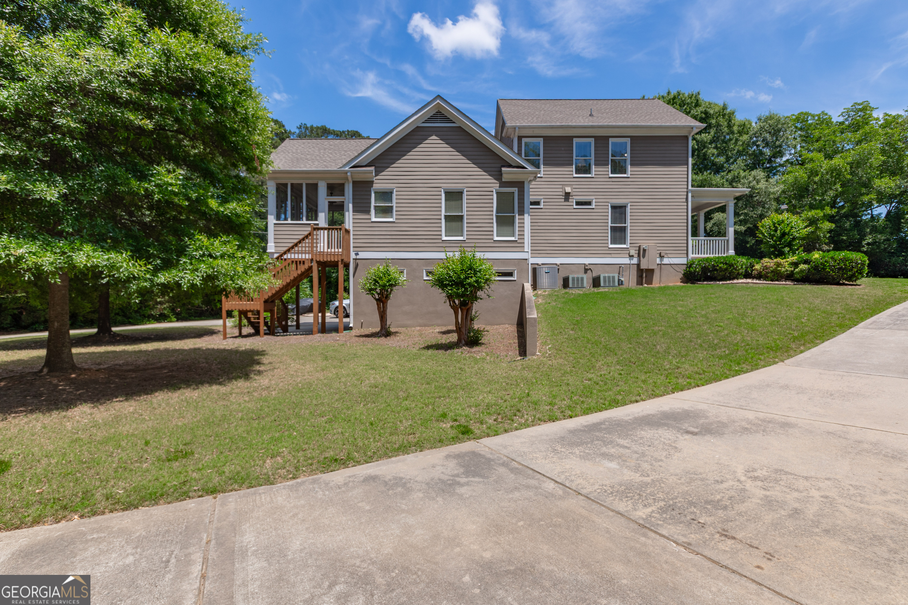 105 Stayman Park Property Photo 4