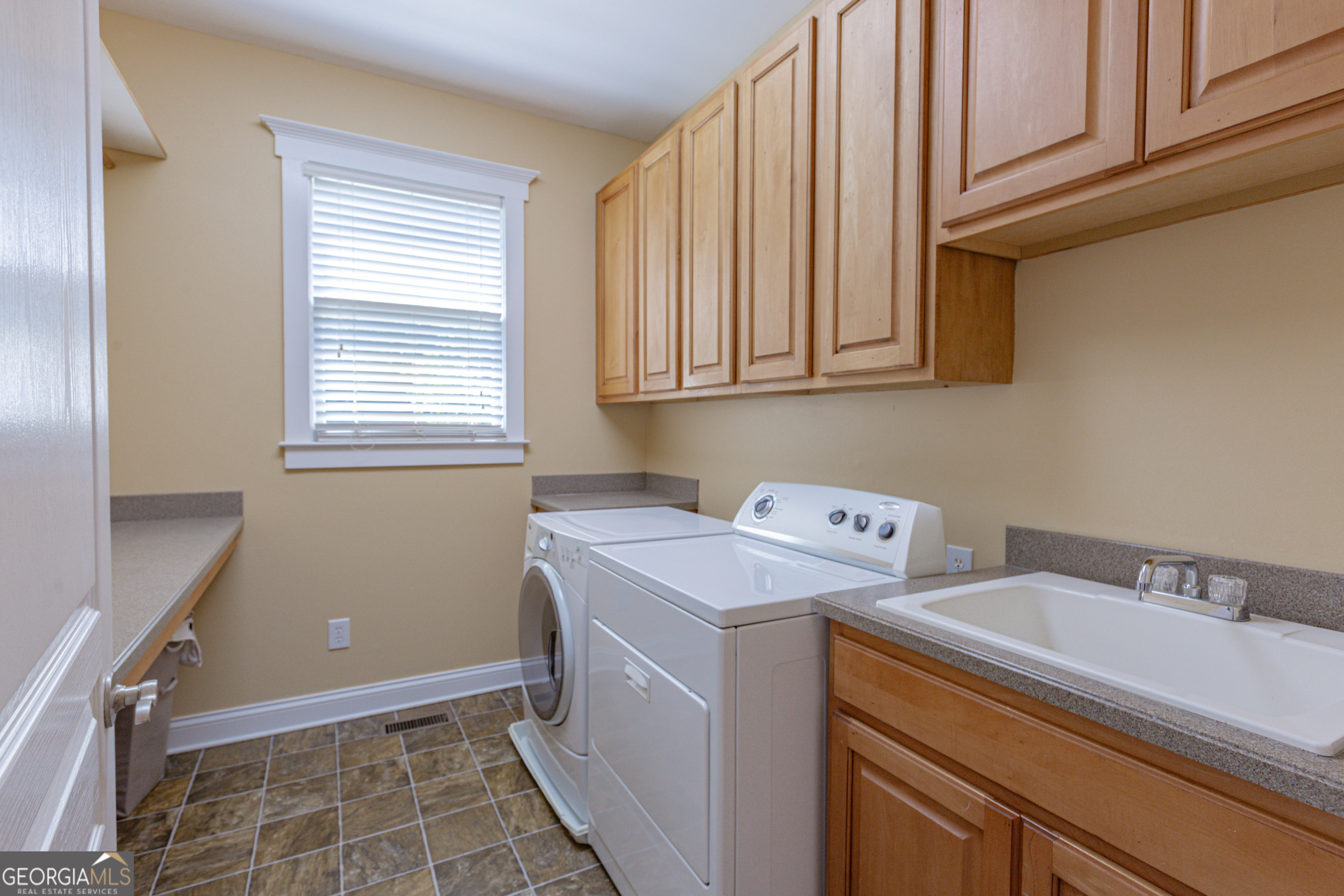 105 Stayman Park Property Photo 23