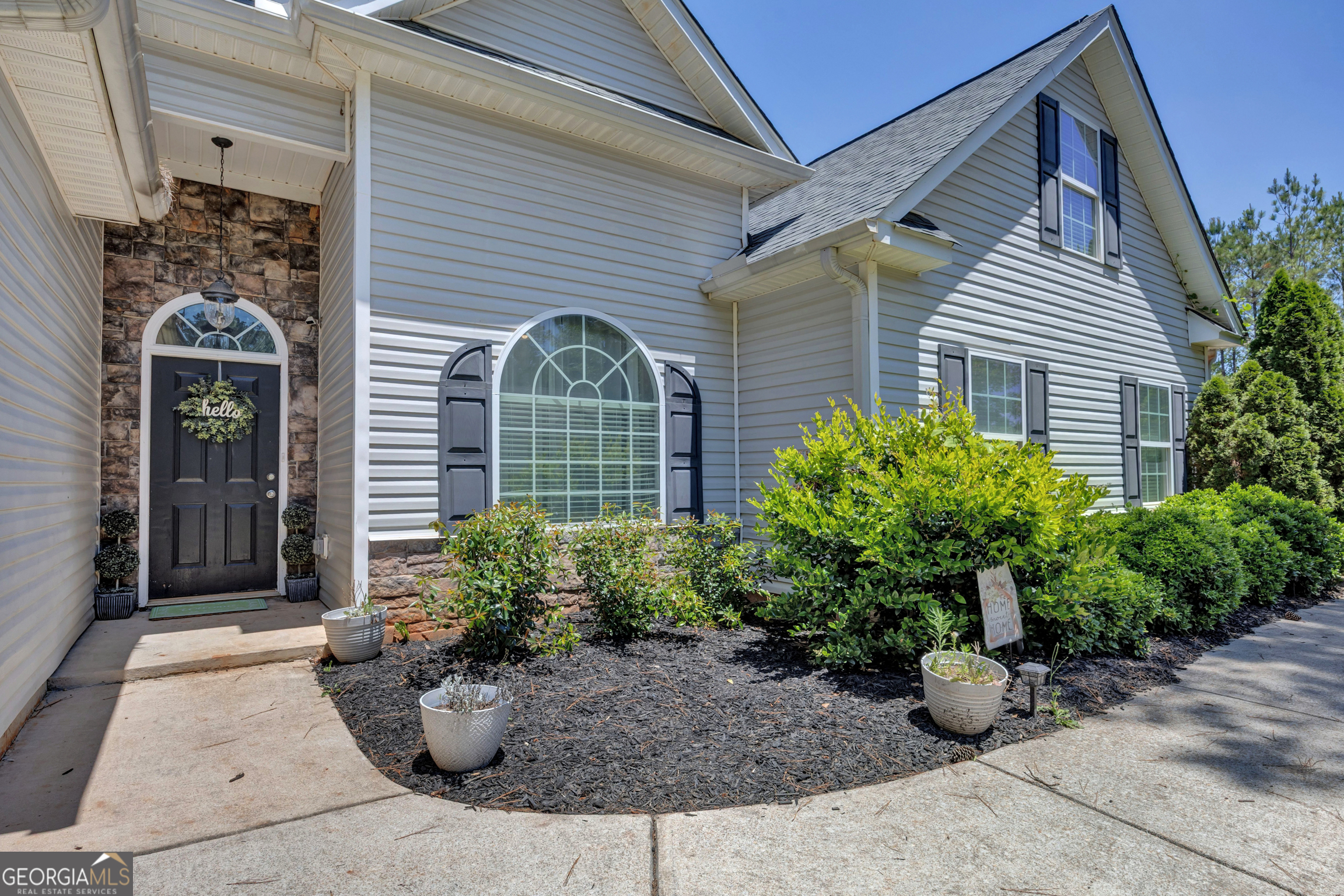 10 Pine Shadow Circle Property Photo 2