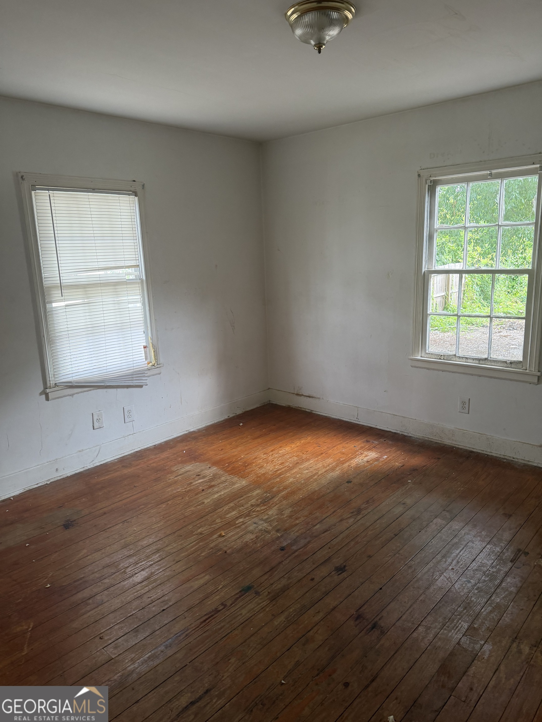 1934 Battle Row Property Photo 7