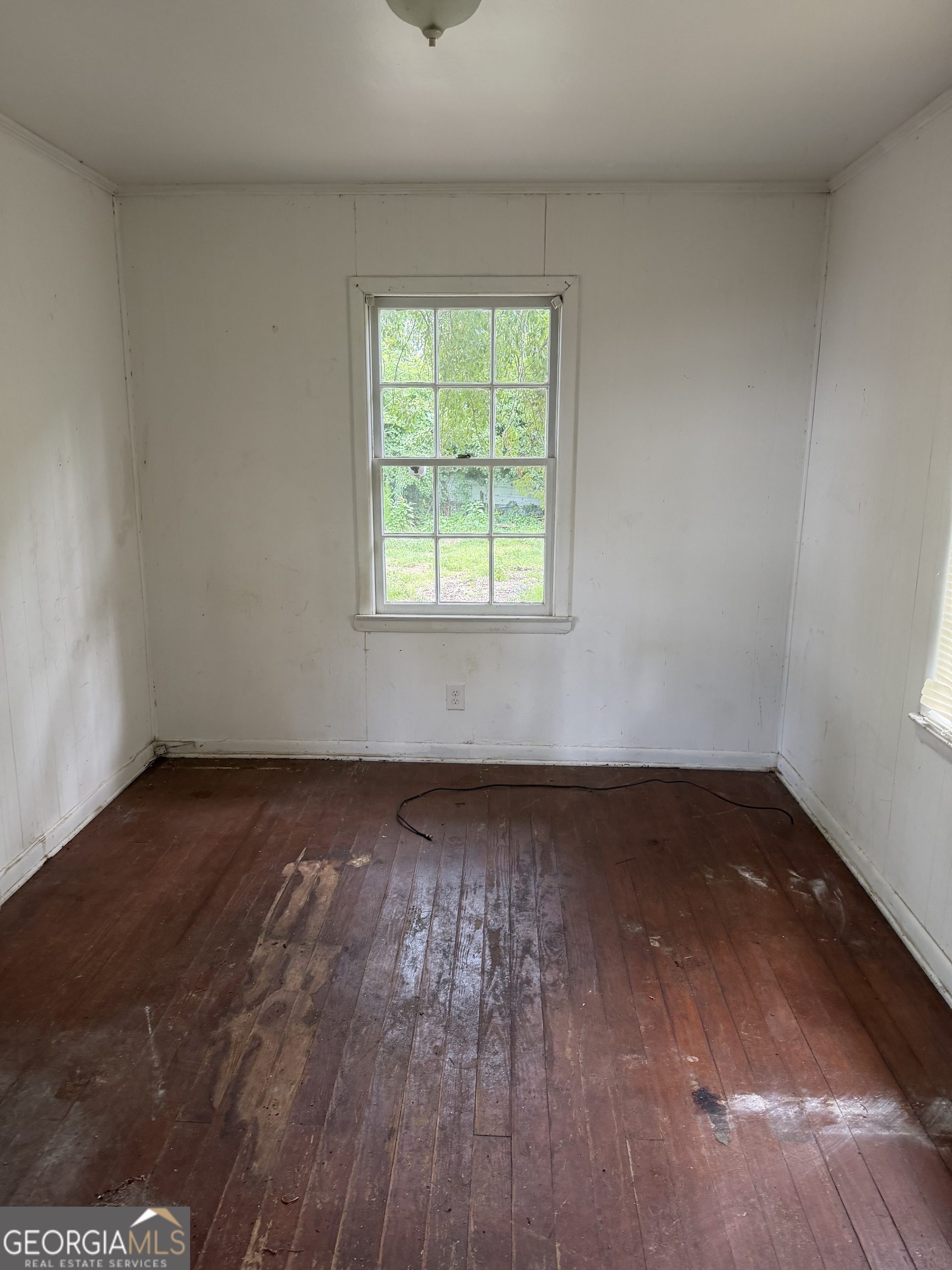 1934 Battle Row Property Photo 8
