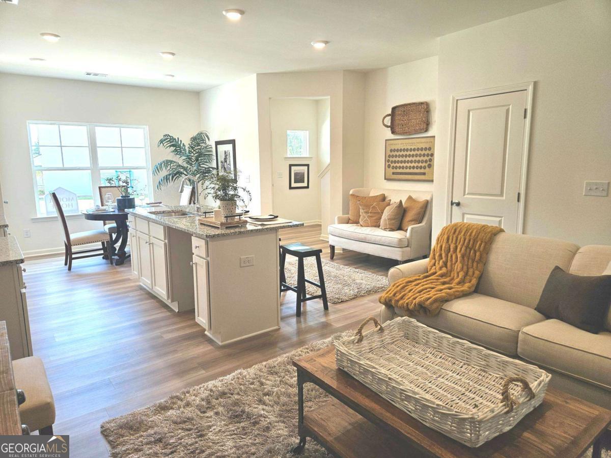 2524 Riverside Road Property Photo 5