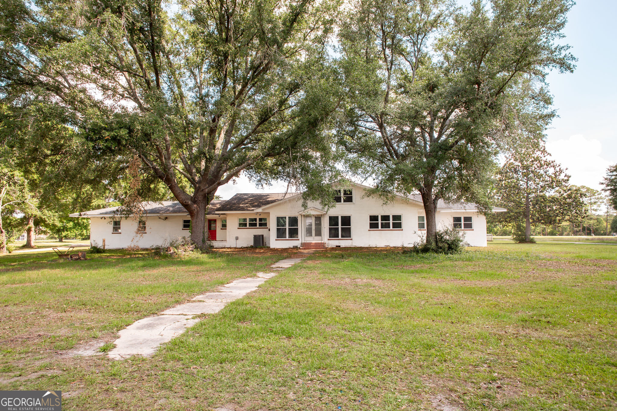 1402 W 12th Street Property Photo 1