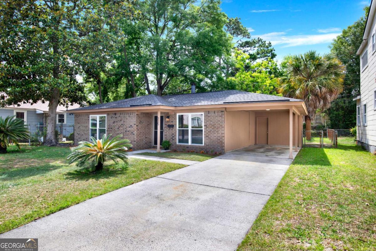 325 Forrest Avenue Property Photo 3
