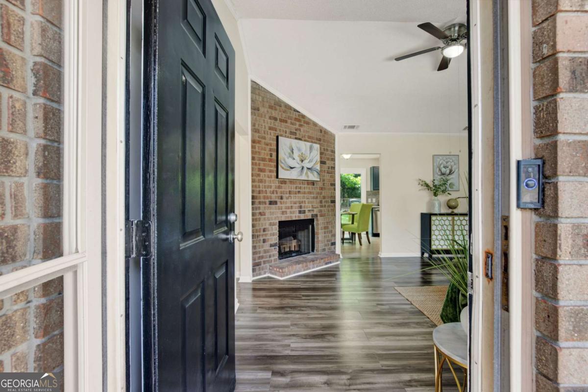 325 Forrest Avenue Property Photo 4