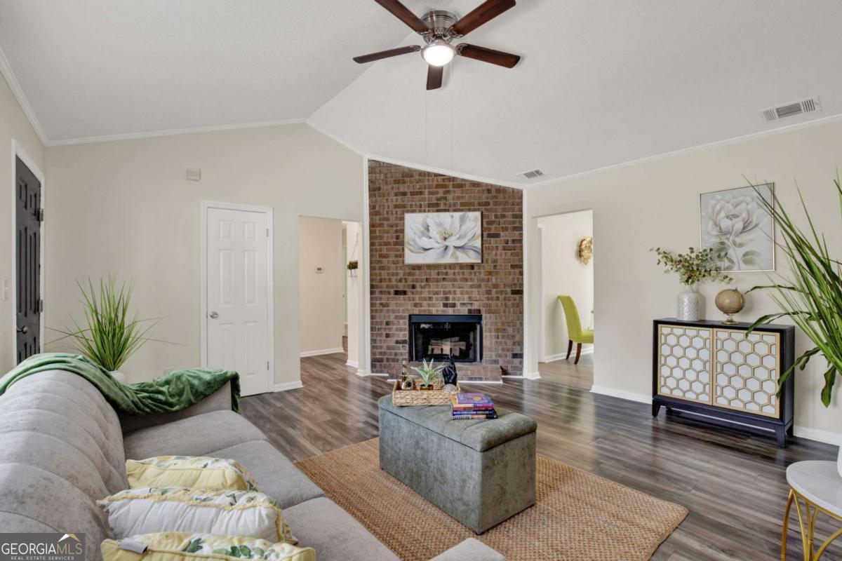 325 Forrest Avenue Property Photo 6