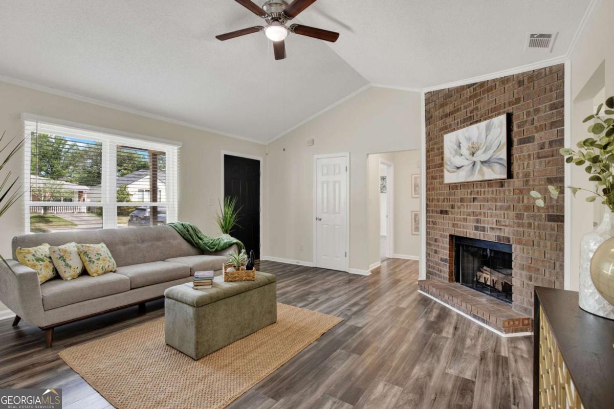 325 Forrest Avenue Property Photo 8