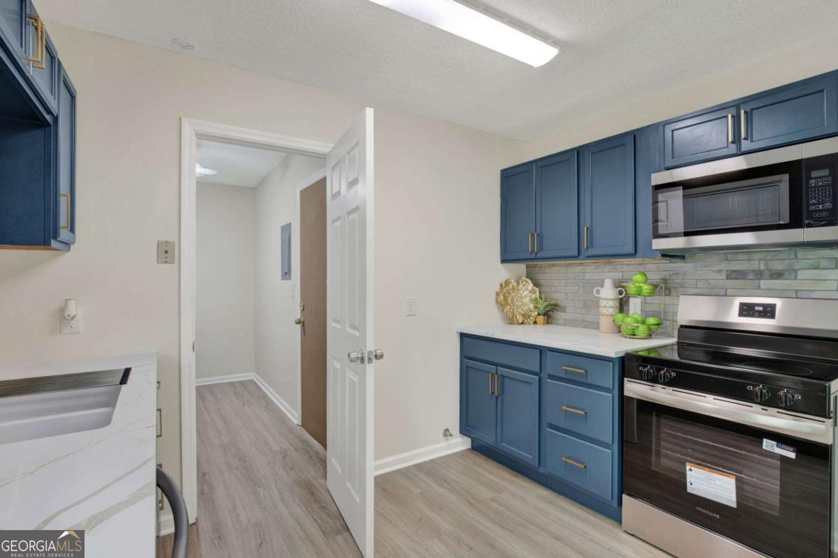 325 Forrest Avenue Property Photo 12